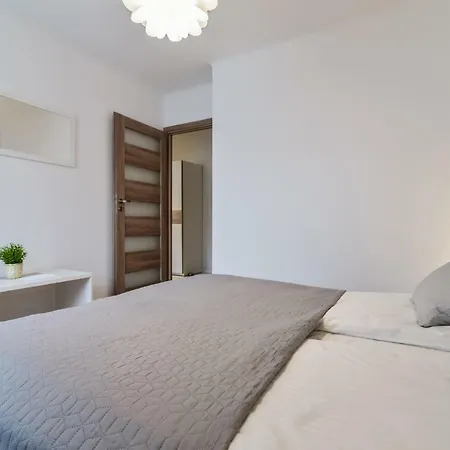 Apartment Ltc Malczewskiego Centrum