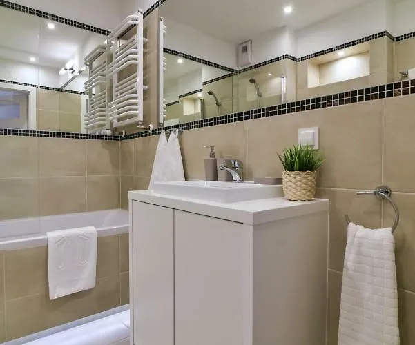 Ltc Malczewskiego Centrum アパート